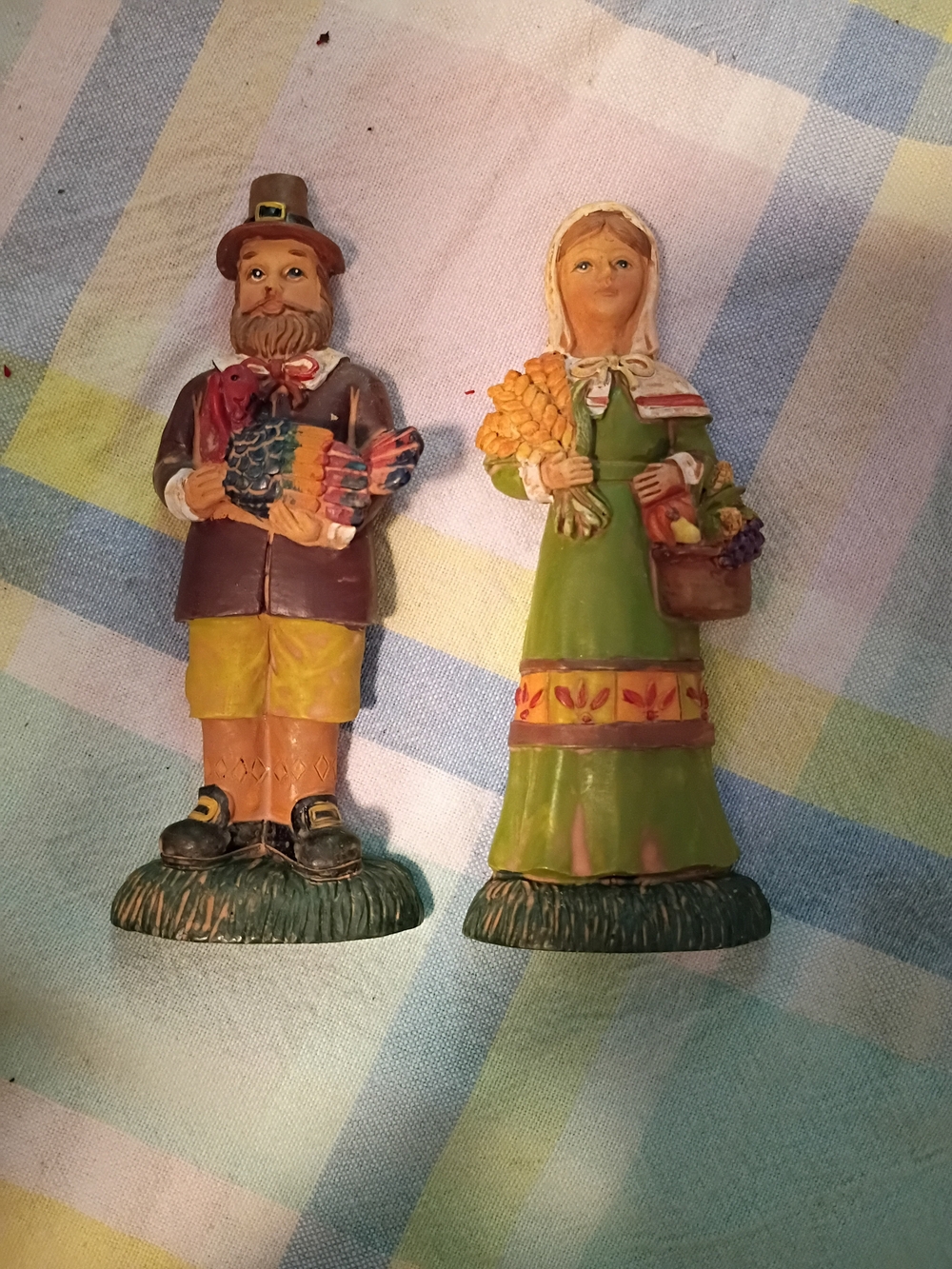 Pilgrim Couple Figurines